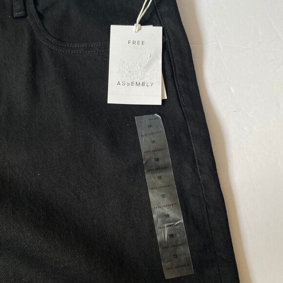 Free Assembly Jeans Women's Plus Size 18 Black The Full Wide Straight NWT - Picture 10 of 16